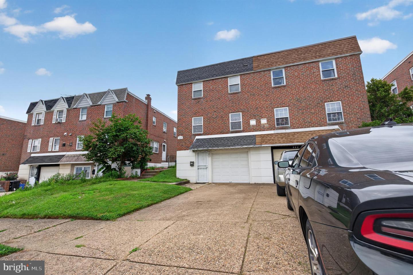 662 Lawler St Property Photo 1