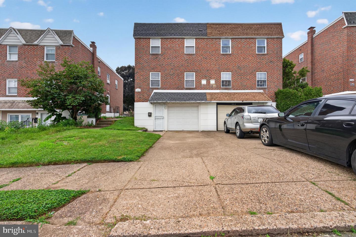 662 Lawler St Property Photo 2
