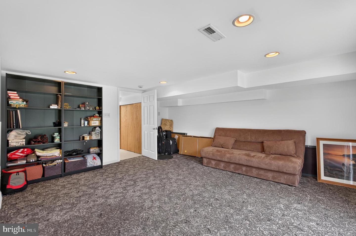 662 Lawler St Property Photo 30