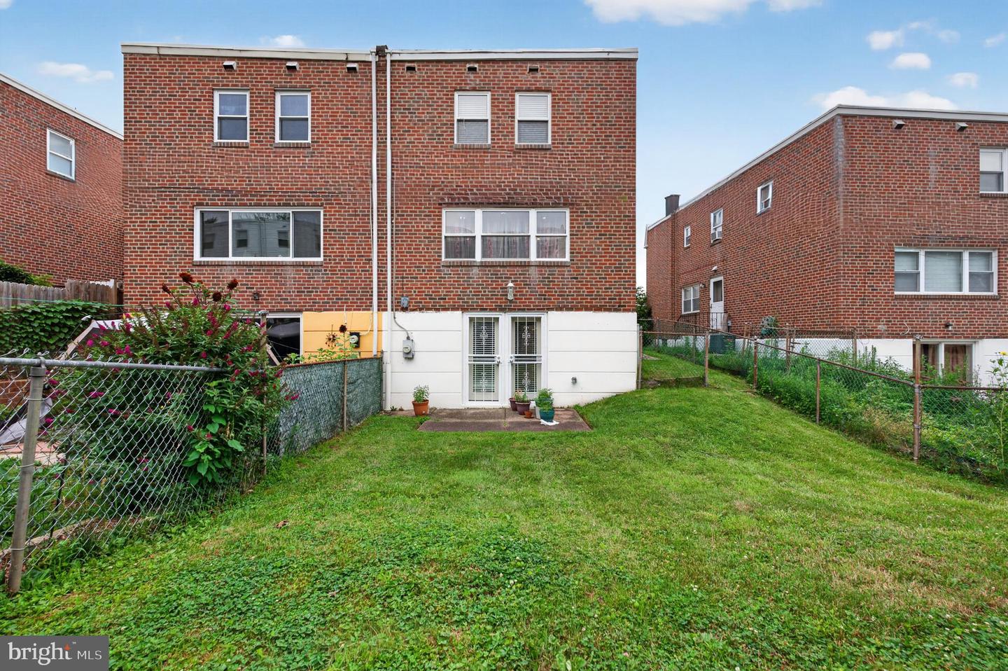 662 Lawler St Property Photo 38