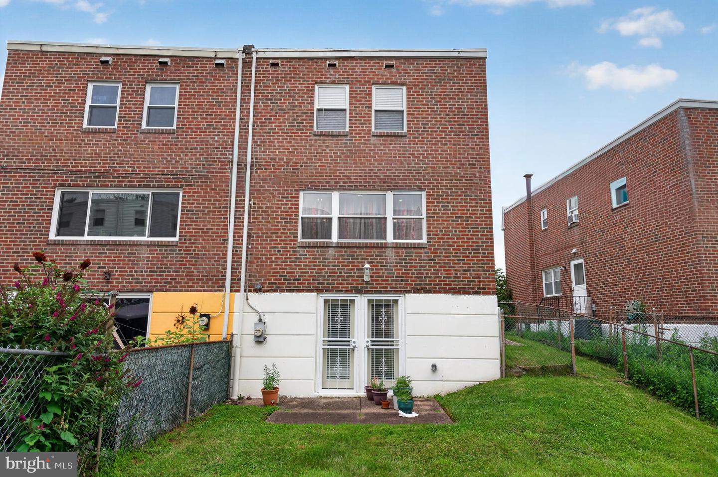 662 Lawler St Property Photo 39