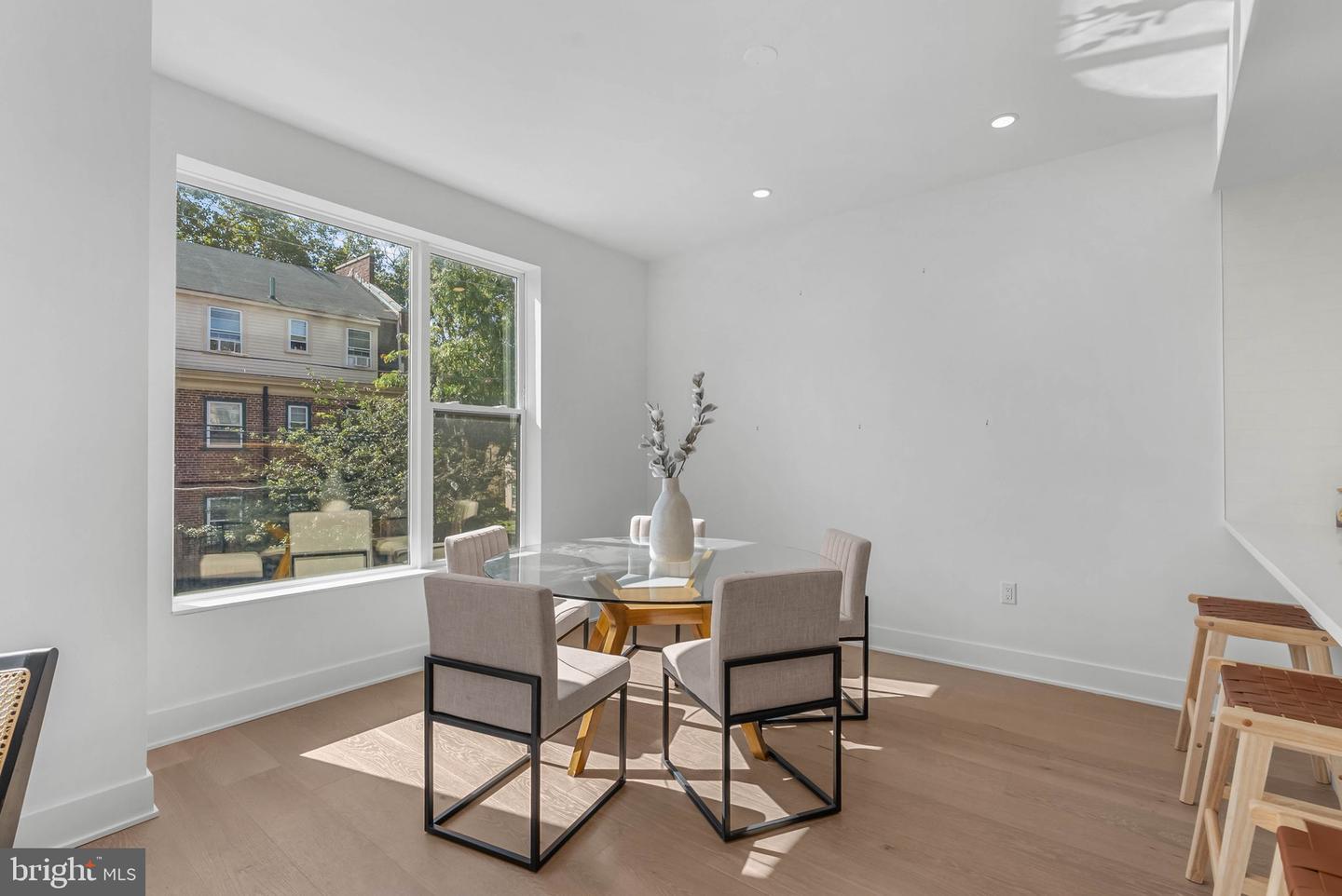 635 N 7th St #c2b Property Photo 5