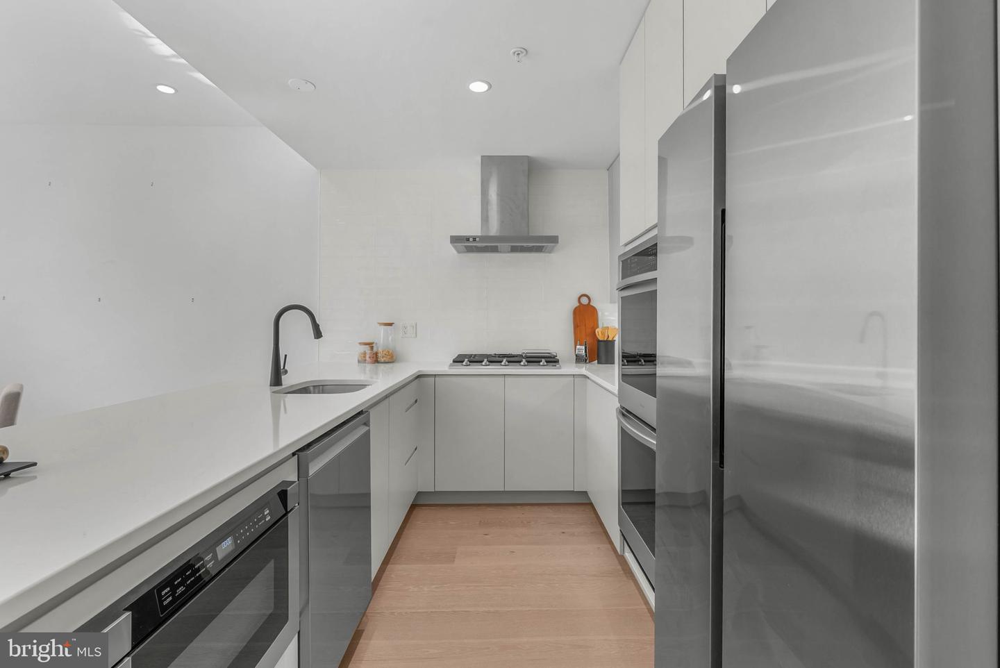 635 N 7th St #c2b Property Photo 9