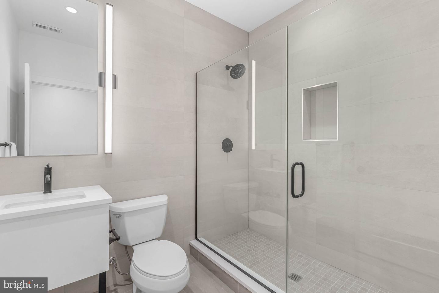 635 N 7th St #c2b Property Photo 28