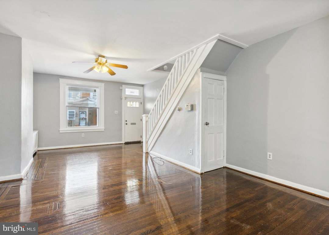 645 E Westmoreland St Property Photo 4