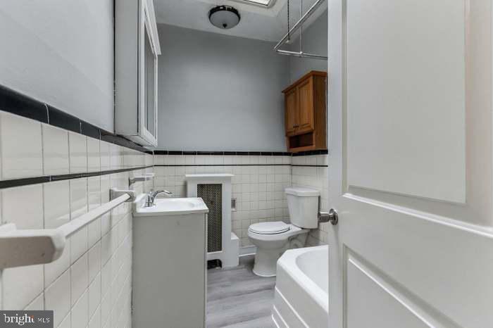 645 E Westmoreland St Property Photo 5
