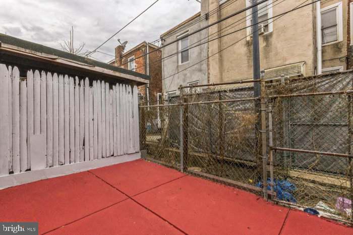 645 E Westmoreland St Property Photo 13