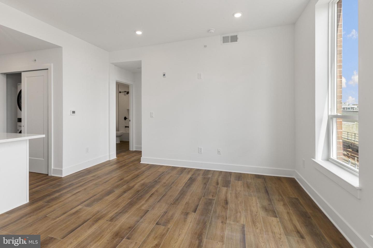 2214 N Front St #202 Property Photo 11