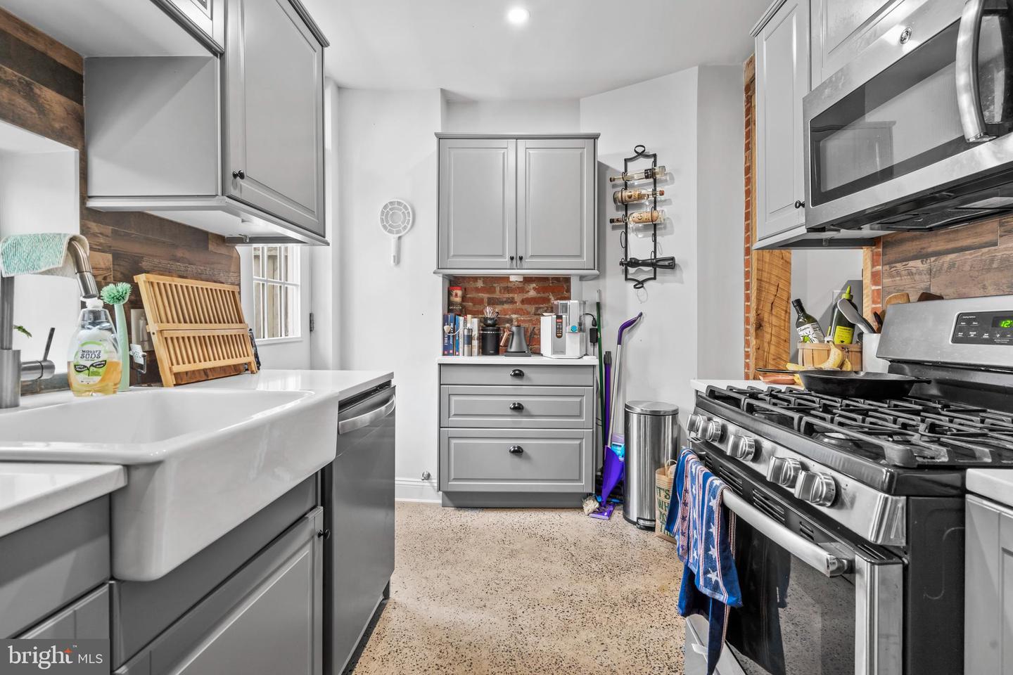 1510 N Leithgow St Property Photo 10