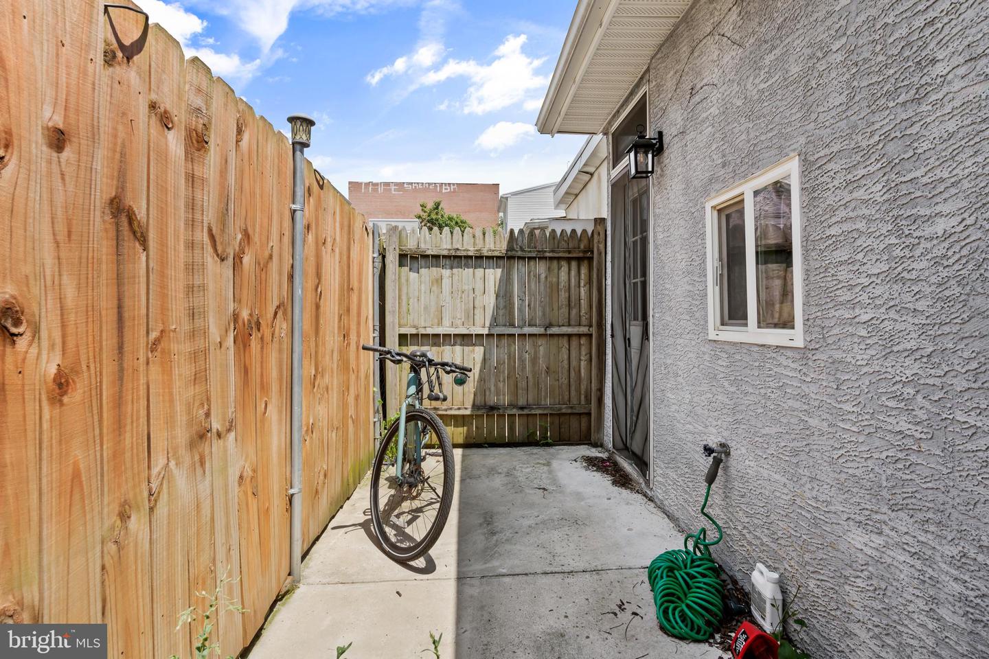 1510 N Leithgow St Property Photo 21