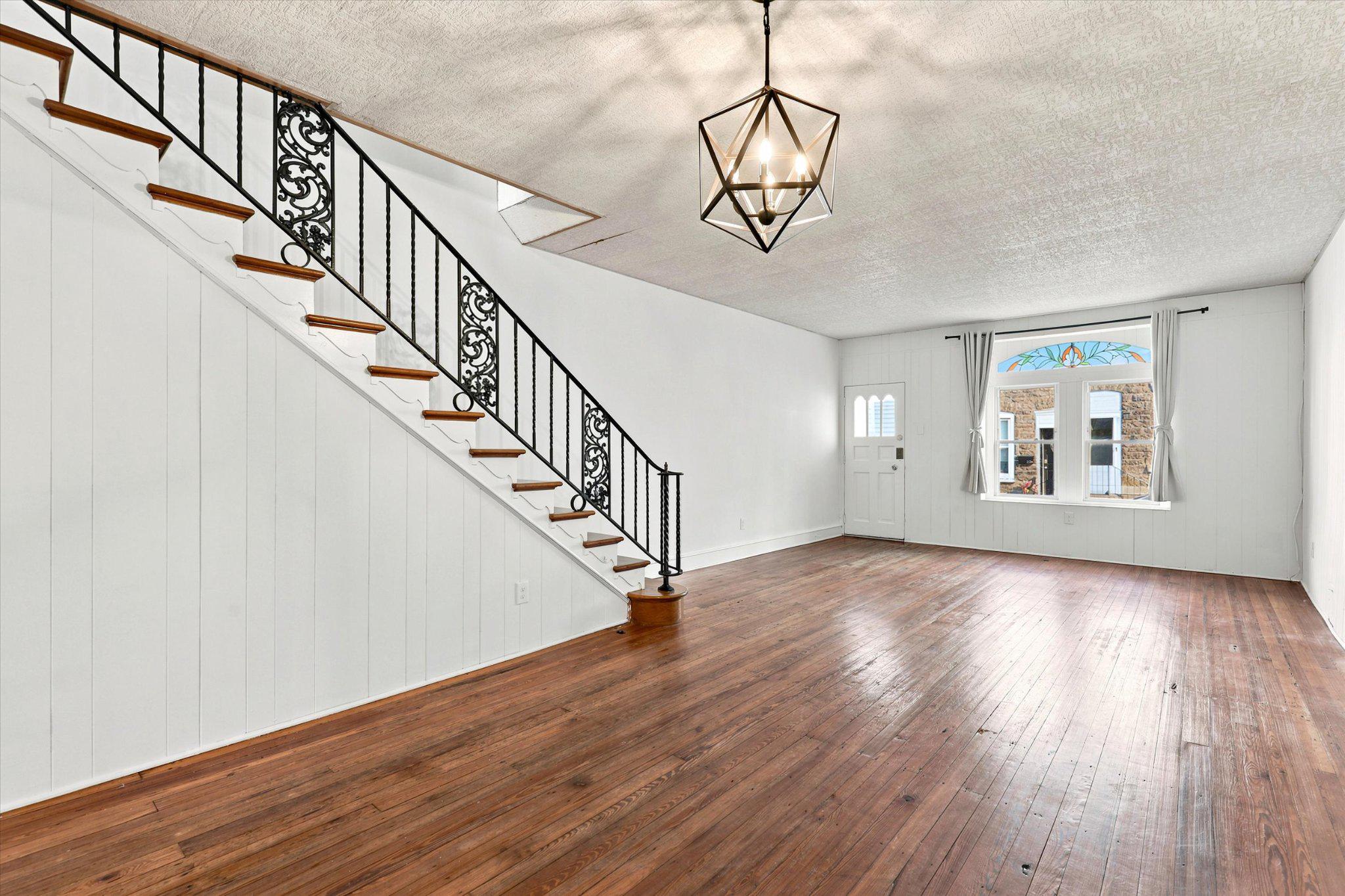 223 Wendover St Property Photo 2