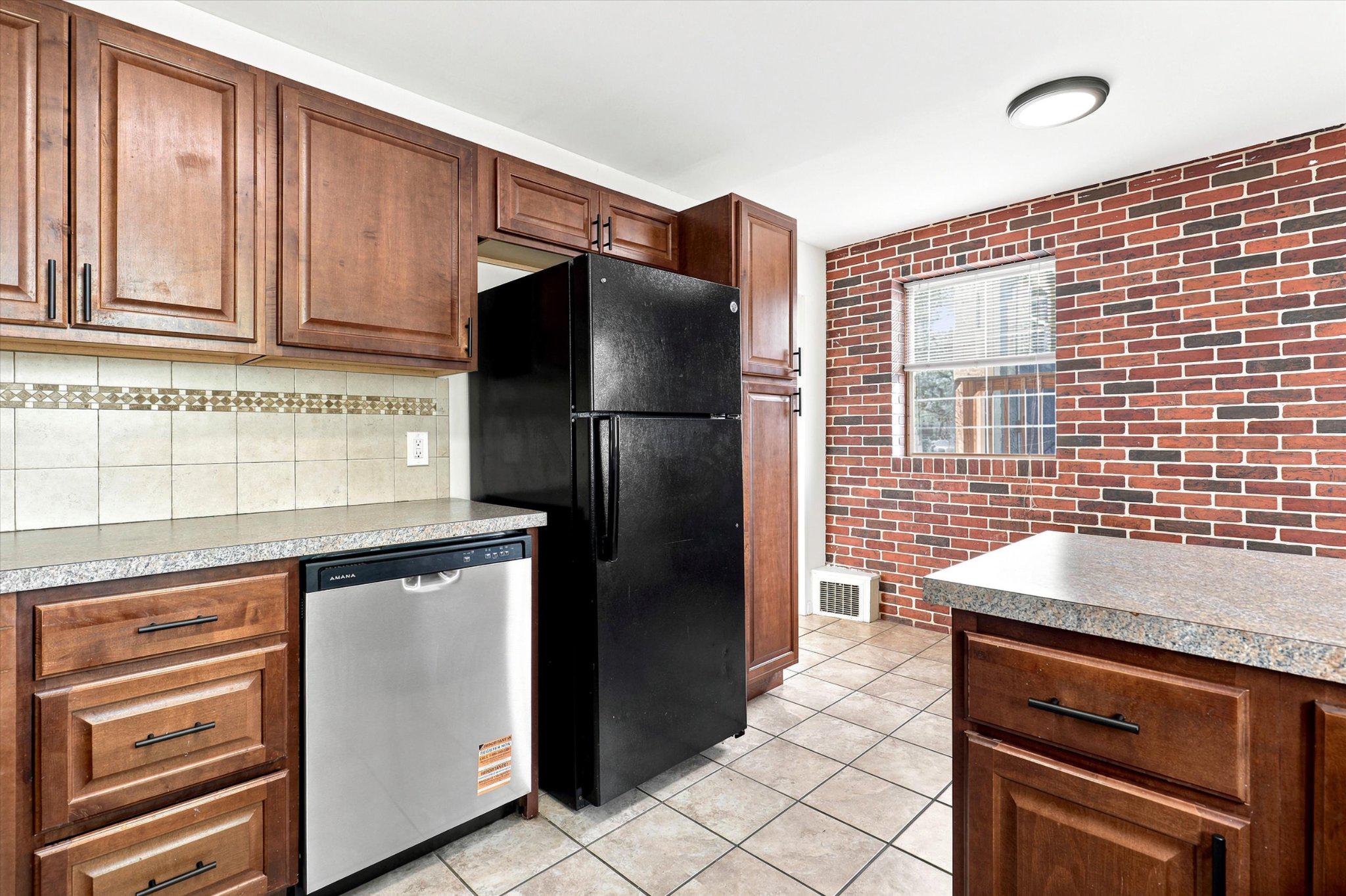 223 Wendover St Property Photo 8