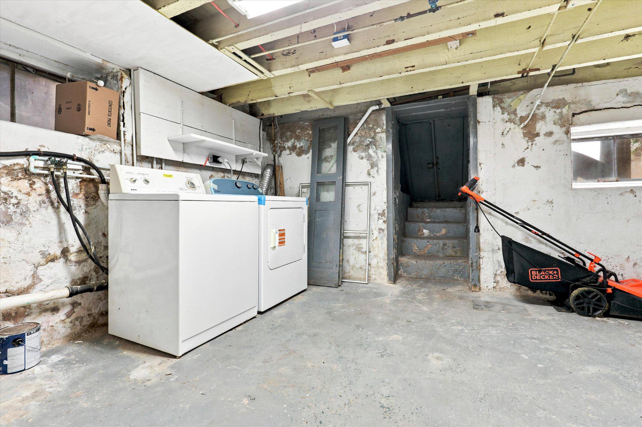223 Wendover St Property Photo 23