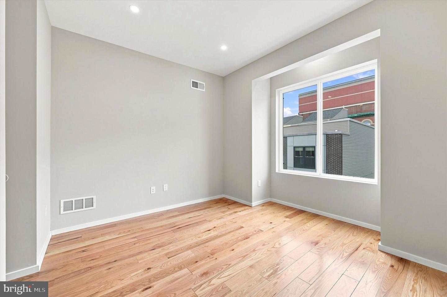 1713 W Seybert St Property Photo 12