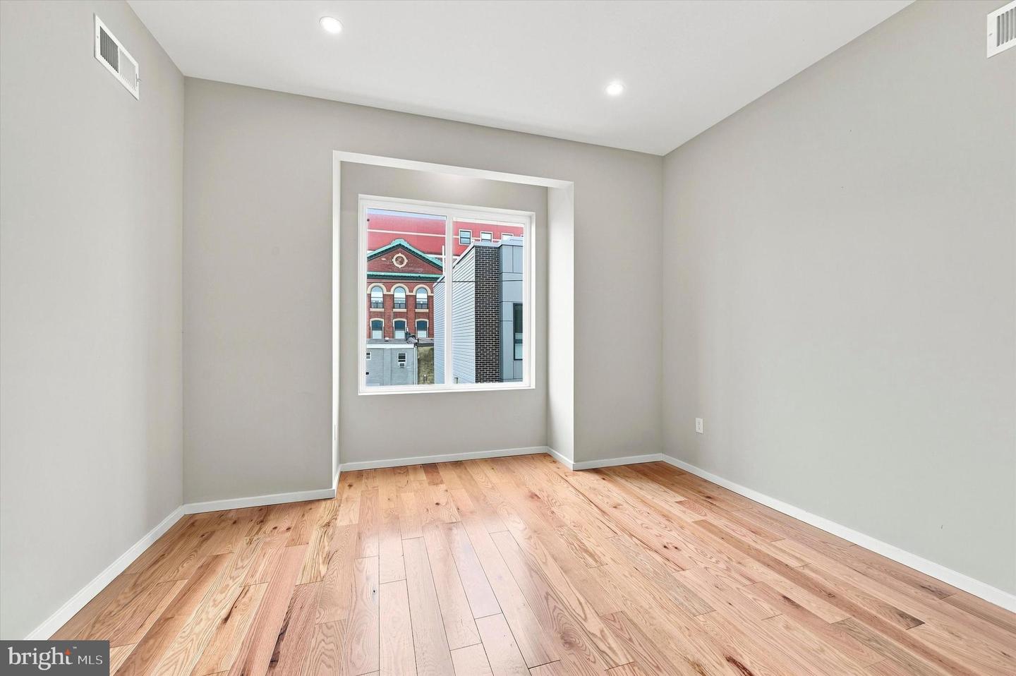 1713 W Seybert St Property Photo 14
