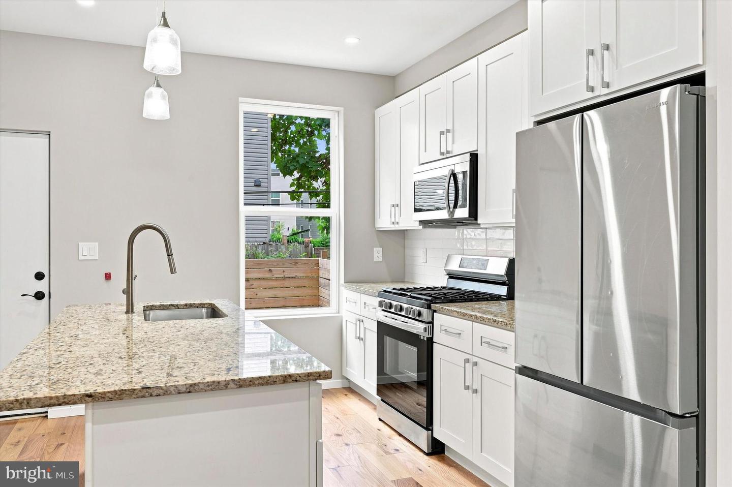 1713 W Seybert St Property Photo 21