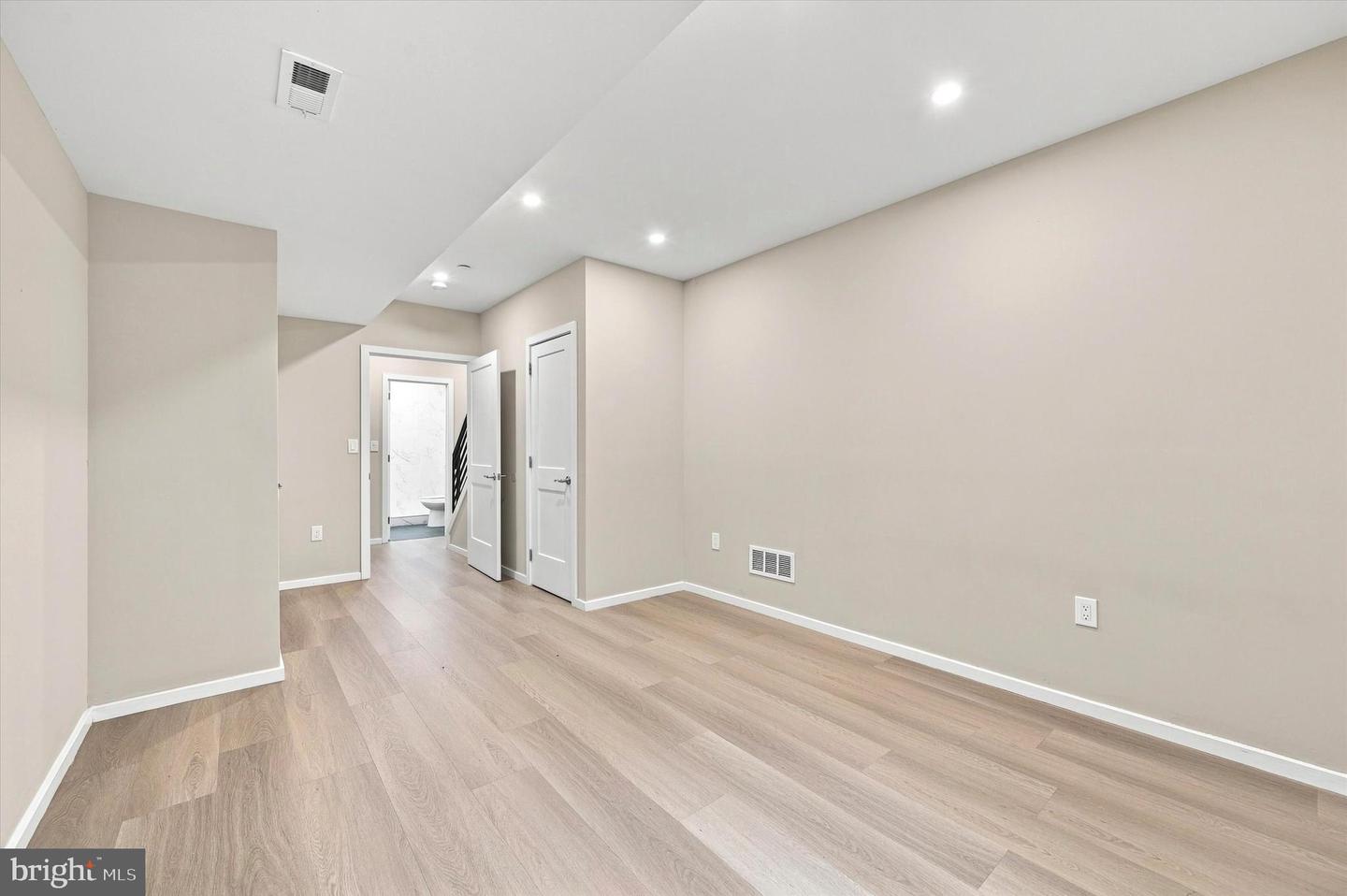 1713 W Seybert St Property Photo 24
