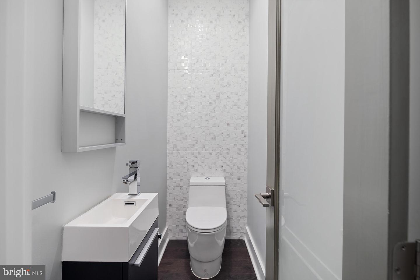 1332 Kater St Property Photo 4