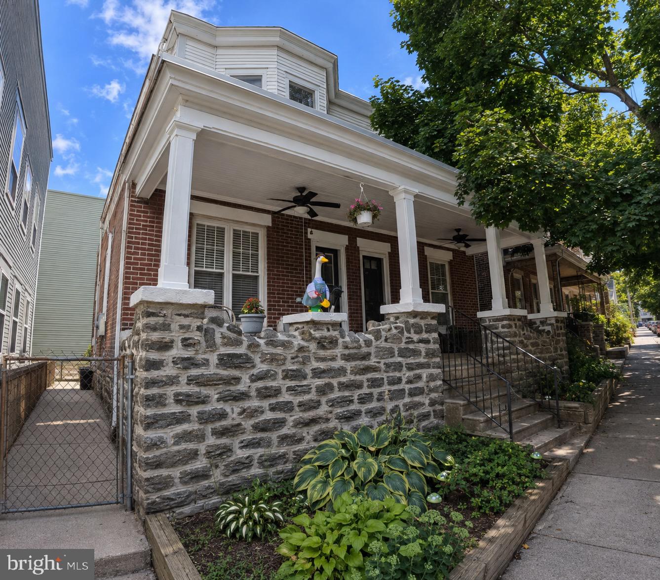 497 Lemonte St Property Photo 1