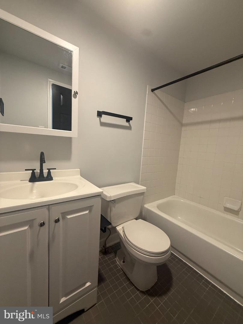 713 N 16th St #3 Property Photo 6