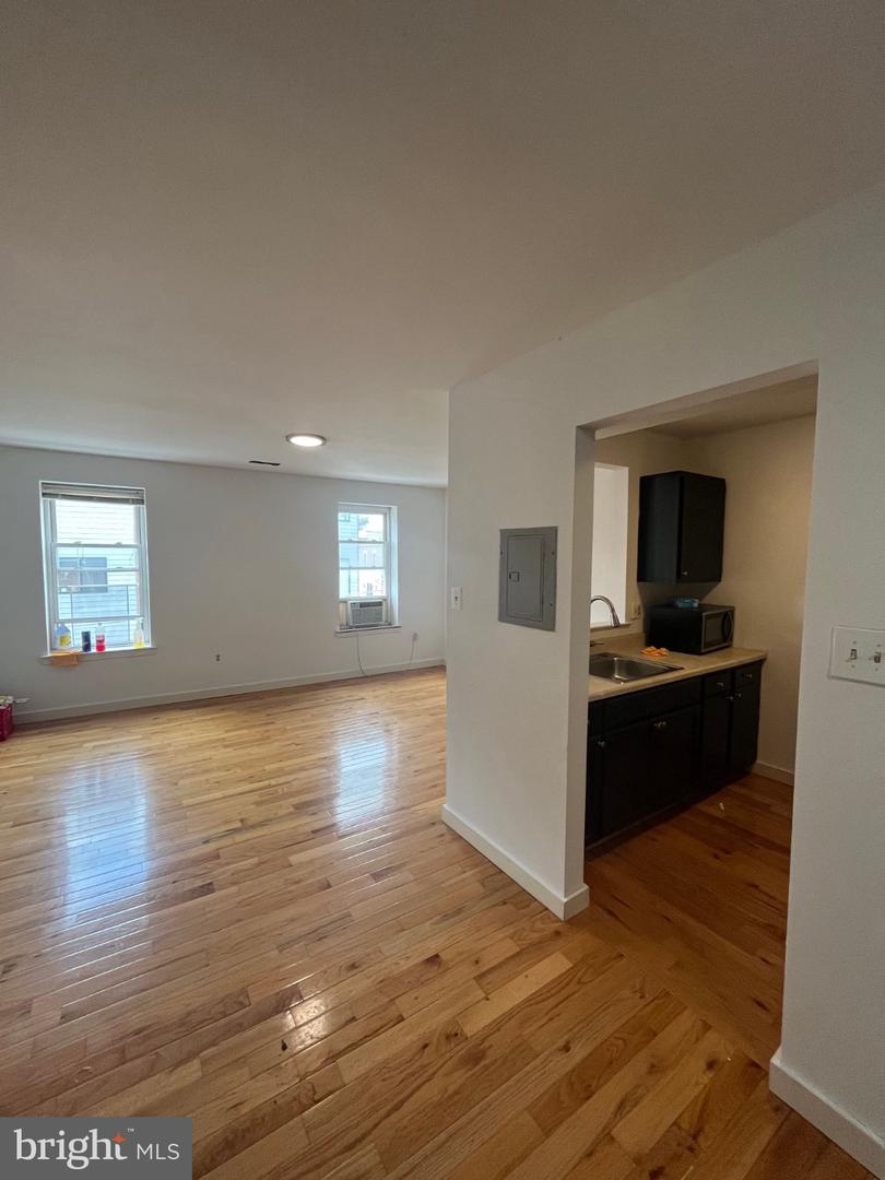 715 N 16th St #3 Property Photo 3