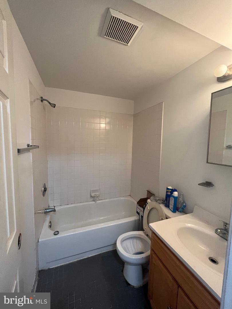 715 N 16th St #3 Property Photo 8