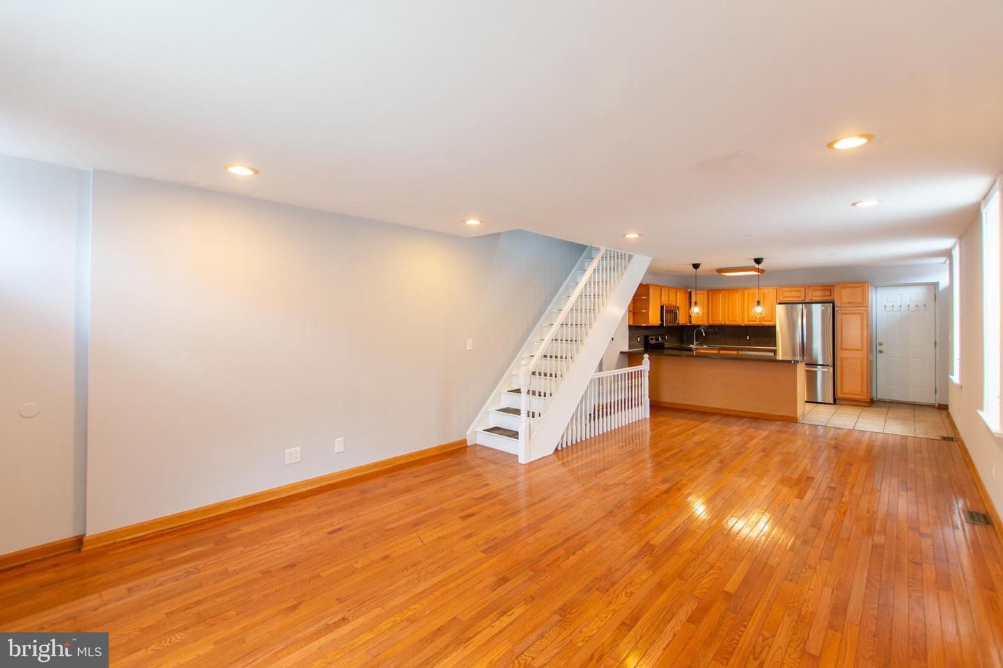 152 Tree St Property Photo 8