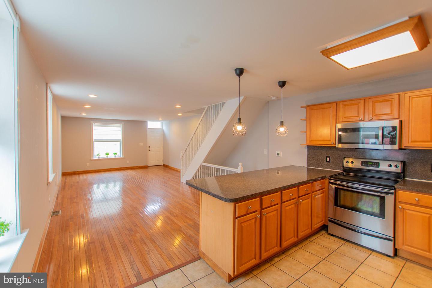 152 Tree St Property Photo 10