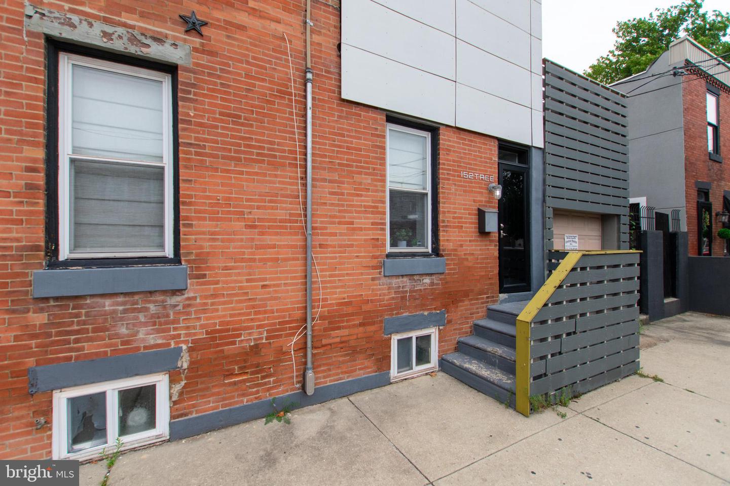 152 Tree St Property Photo 24