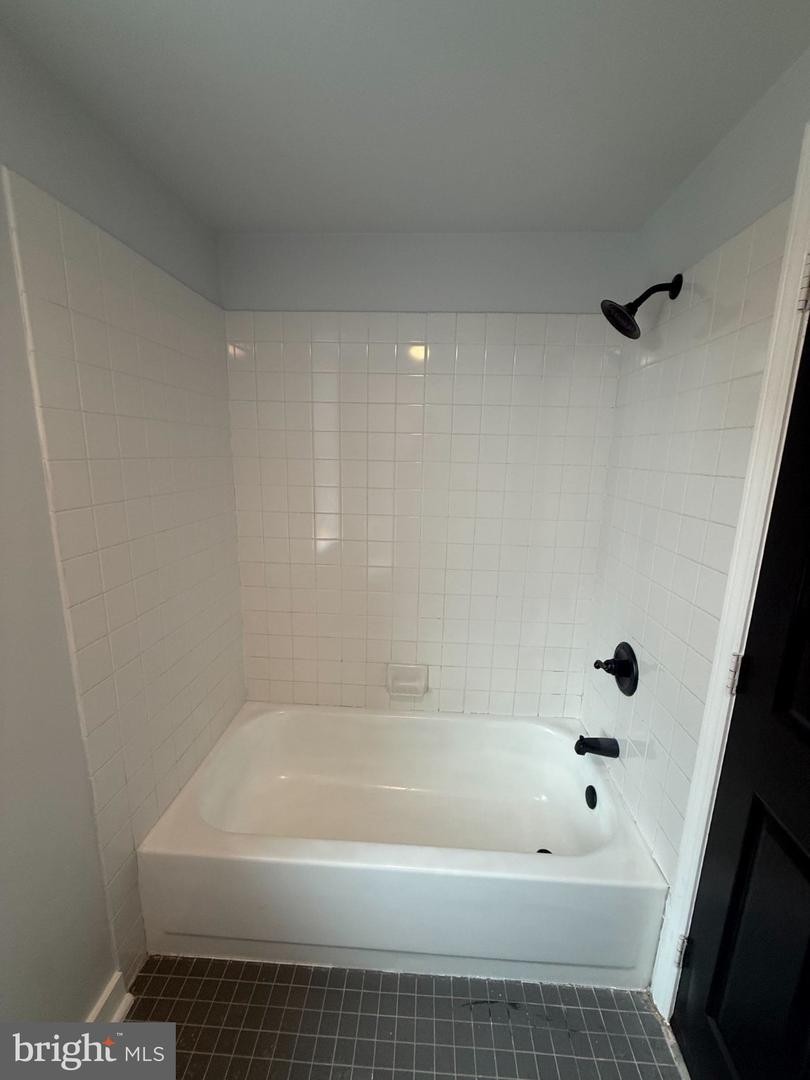 717 N 16th St #3 Property Photo 6
