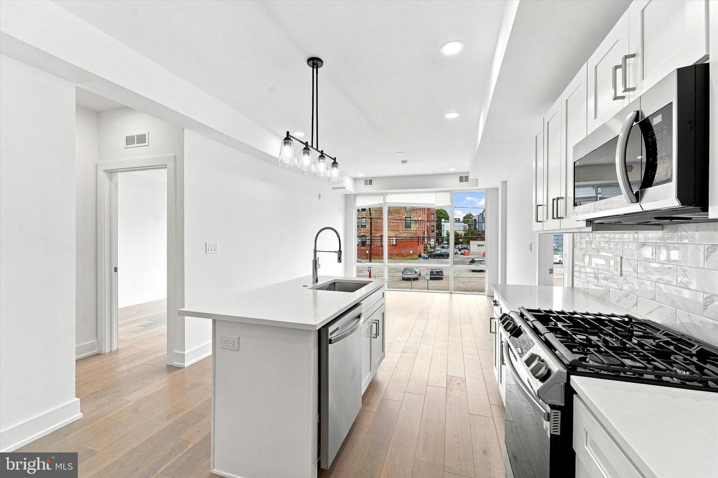 950 N 2nd St #unit 2a Property Photo 3
