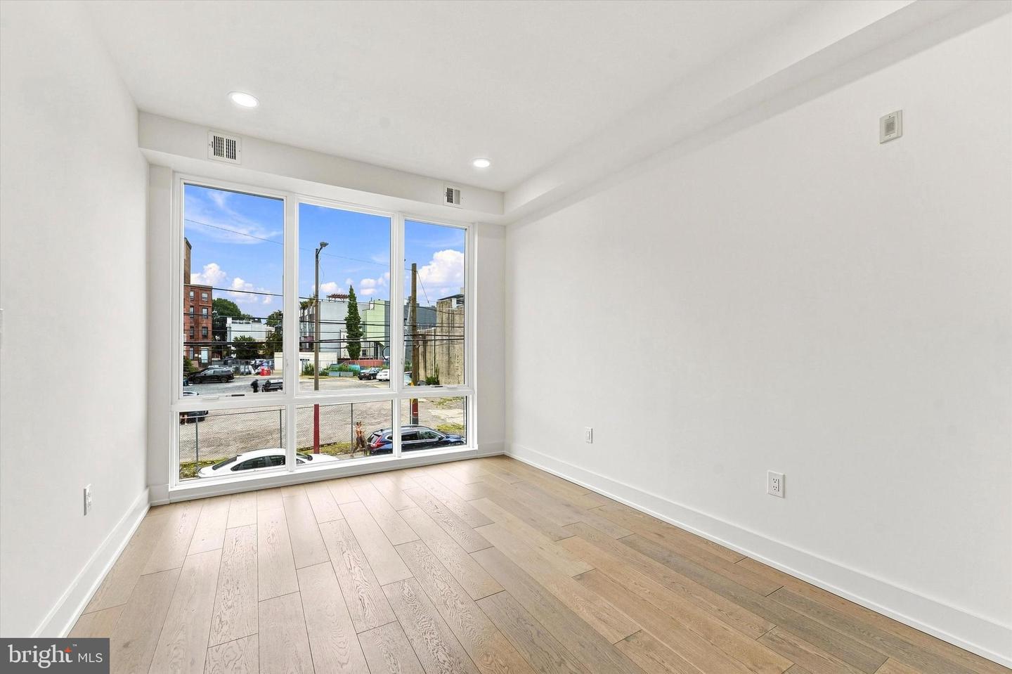 950 N 2nd St #unit 2a Property Photo 6