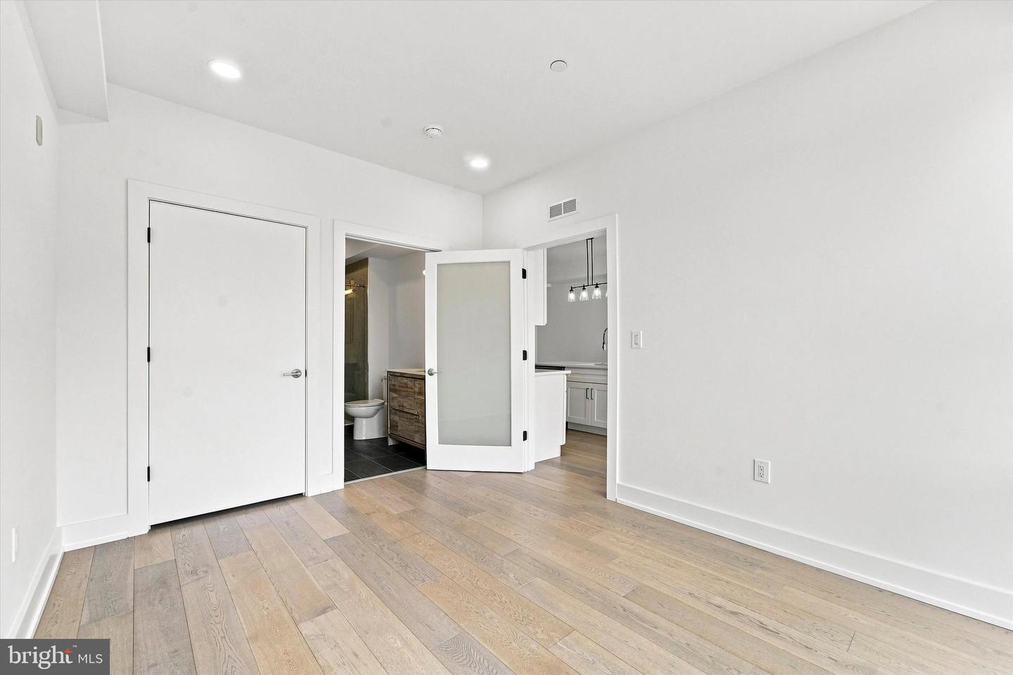 950 N 2nd St #unit 2a Property Photo 8