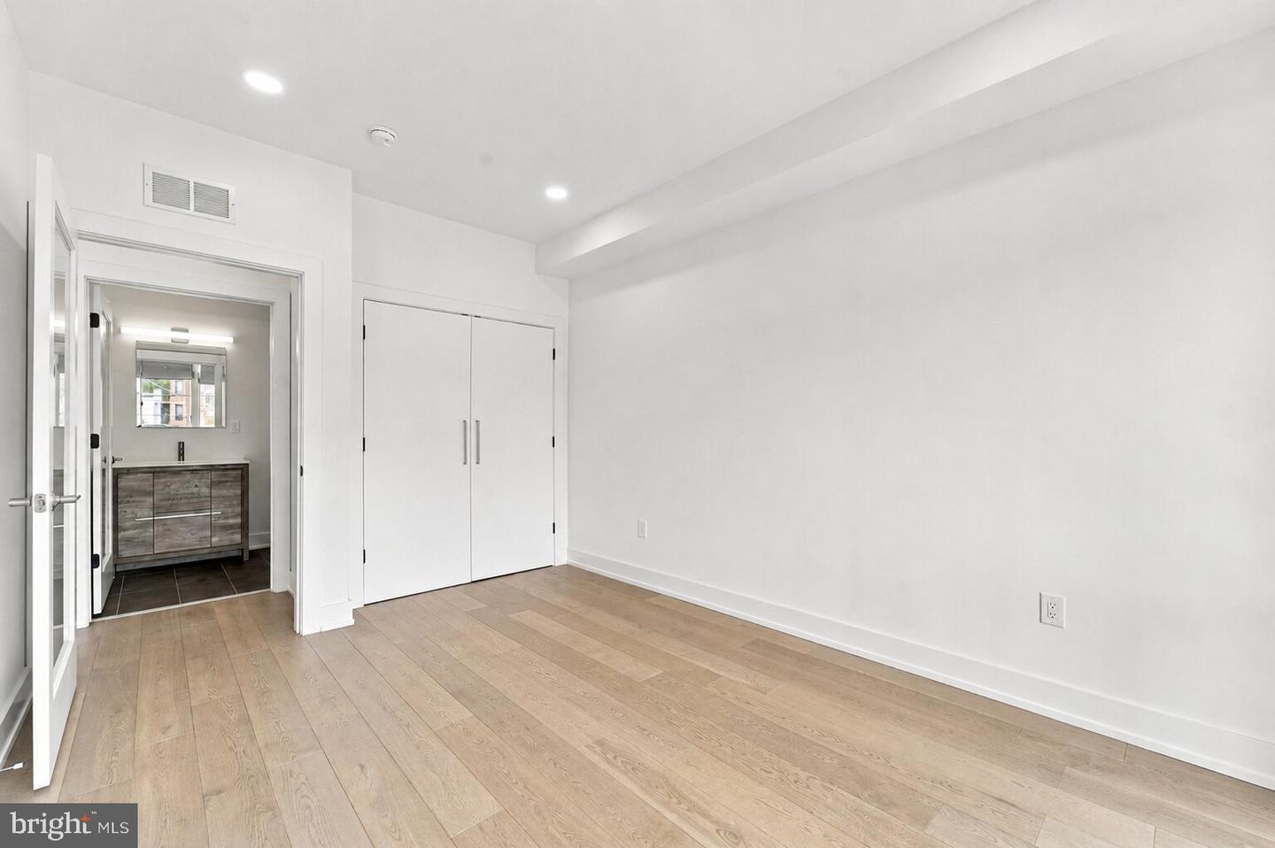 950 N 2nd St #unit 2a Property Photo 12