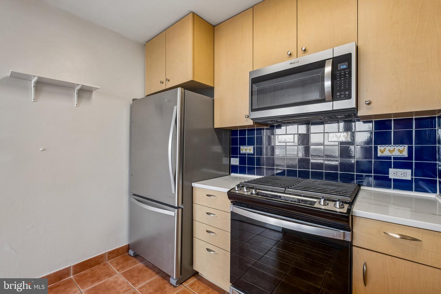 210 Locust St #18hw Property Photo 7