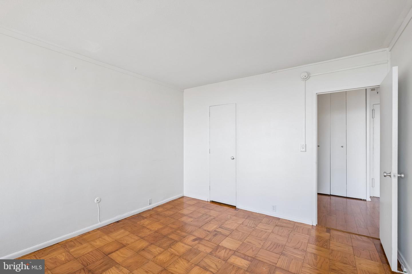 210 Locust St #18hw Property Photo 10
