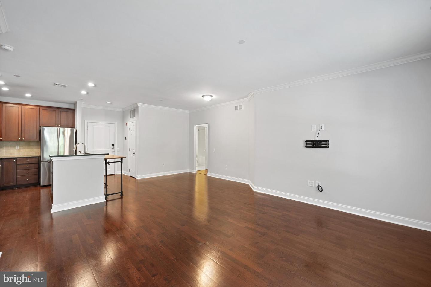 500 Admirals Way #106 Property Photo 9