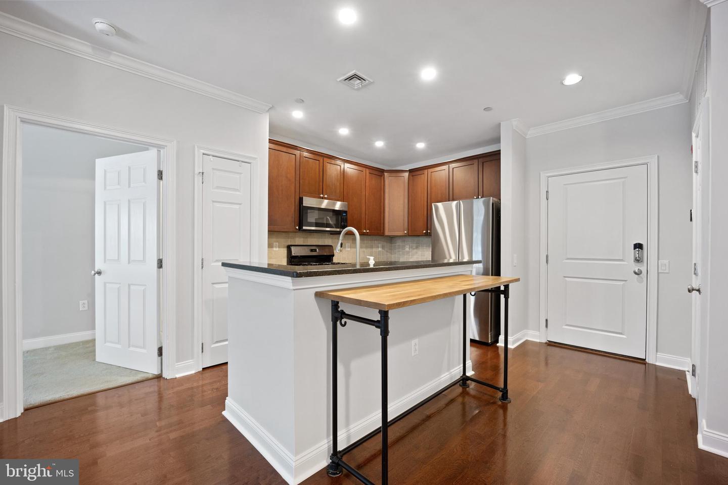 500 Admirals Way #106 Property Photo 10