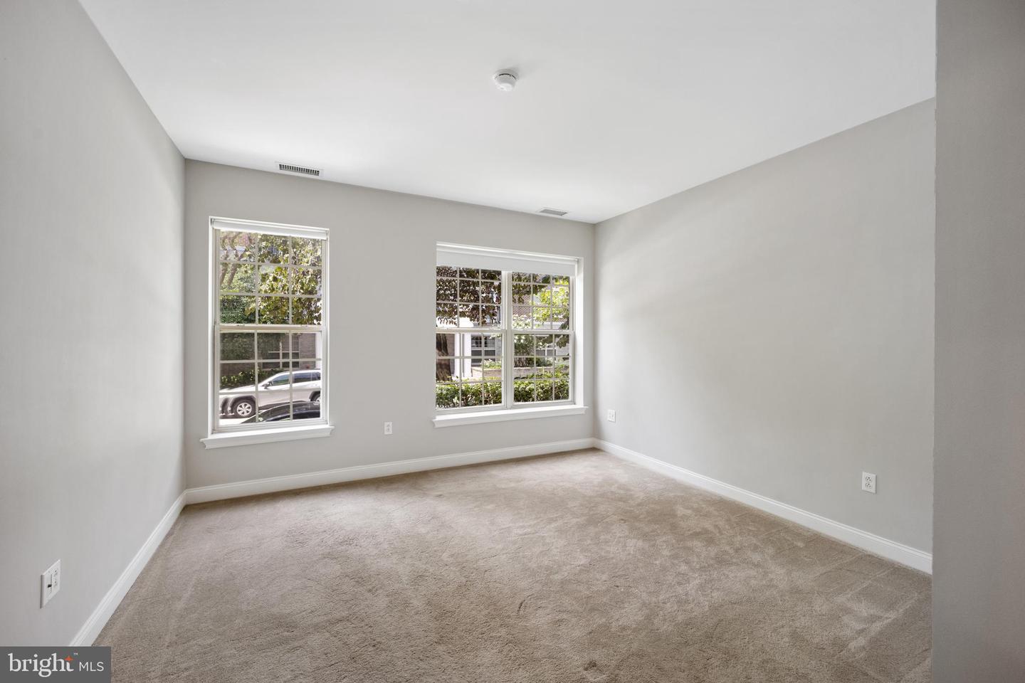 500 Admirals Way #106 Property Photo 12