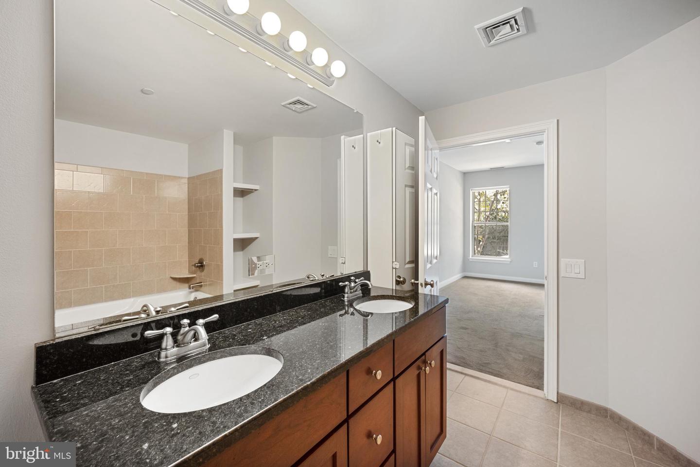 500 Admirals Way #106 Property Photo 15