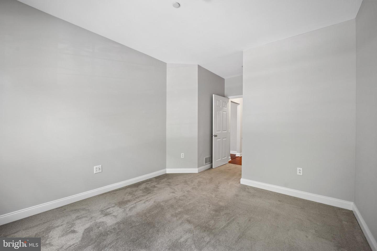 500 Admirals Way #106 Property Photo 20