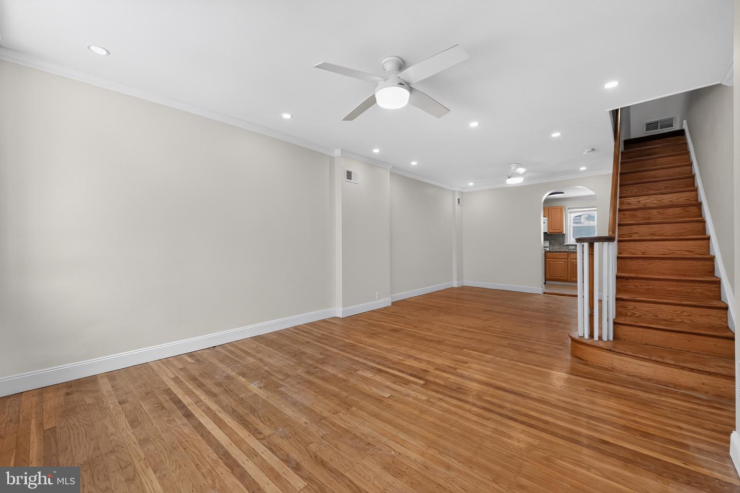 2043 S Darien St Property Photo 6