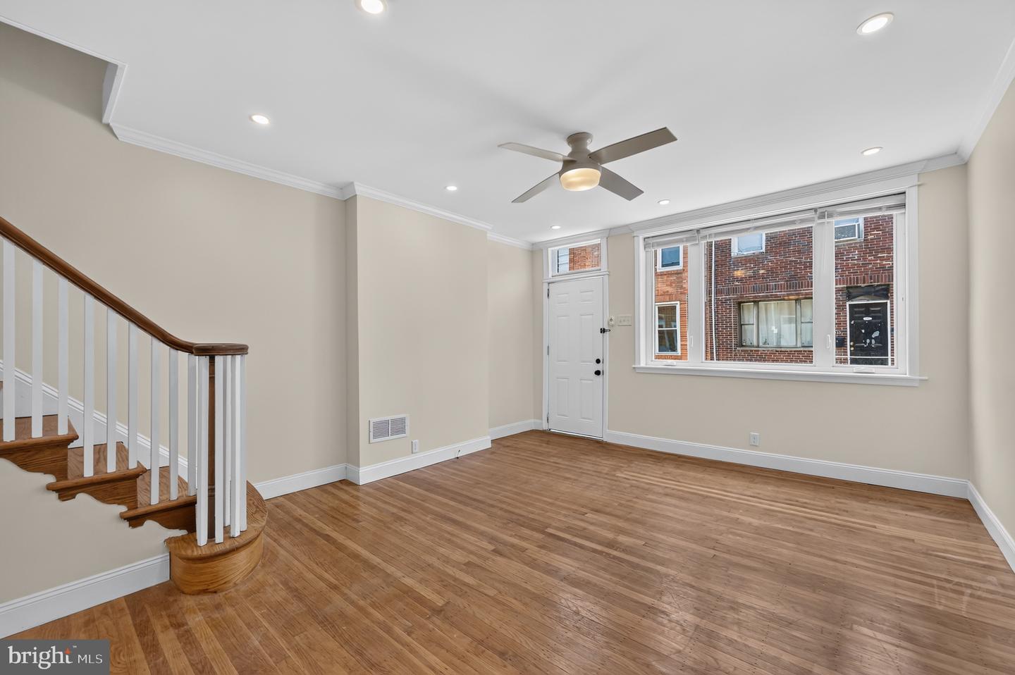 2043 S Darien St Property Photo 11