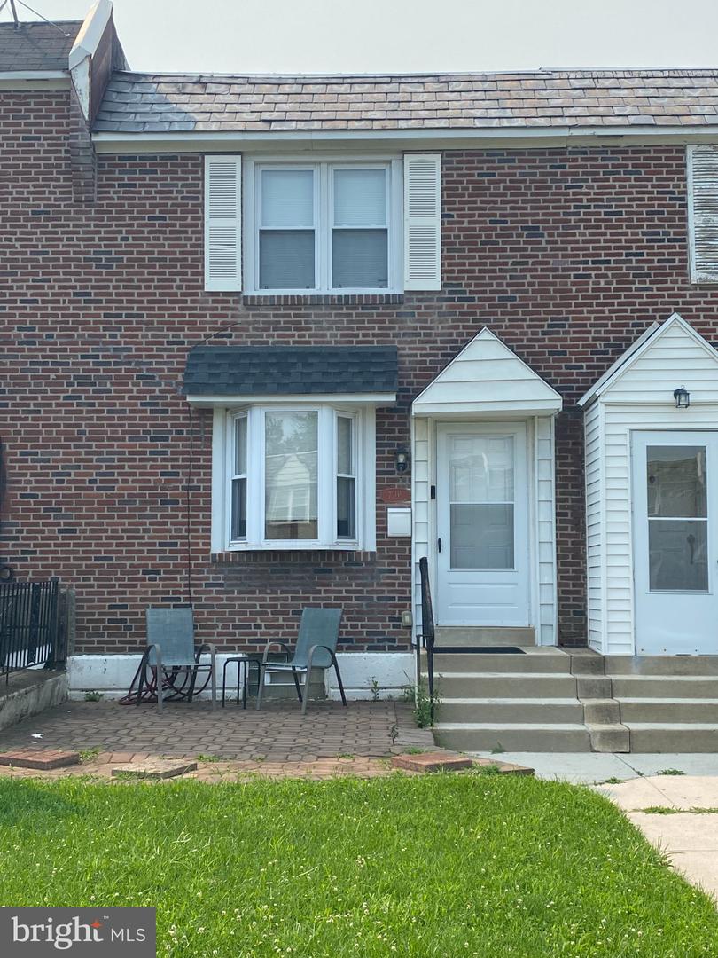 7305 WOODBINE AVE Property Photo 1