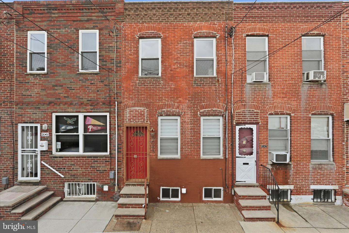 2045 S HUTCHINSON ST Property Photo 1