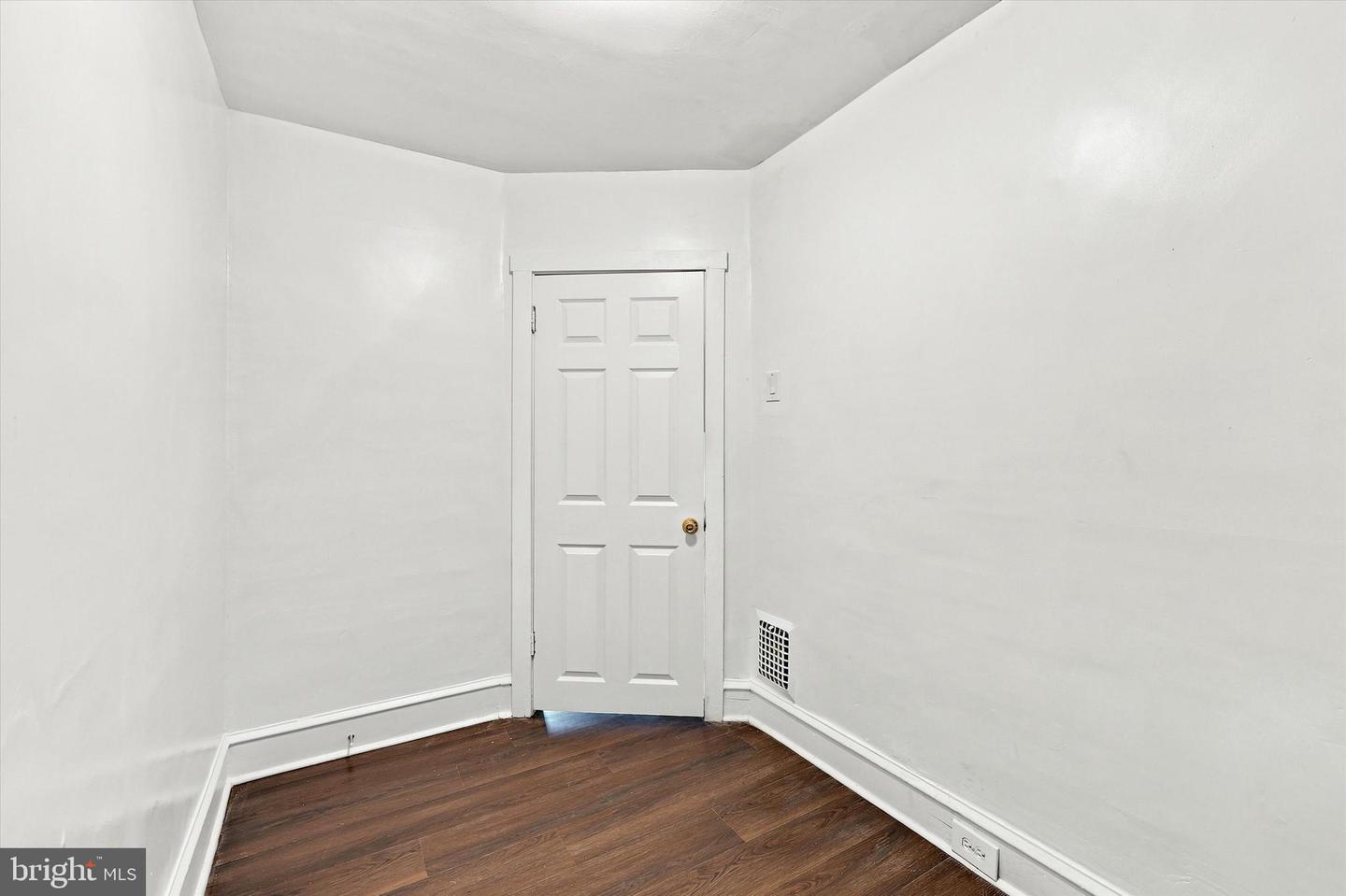 2550 Carroll St Property Photo 18
