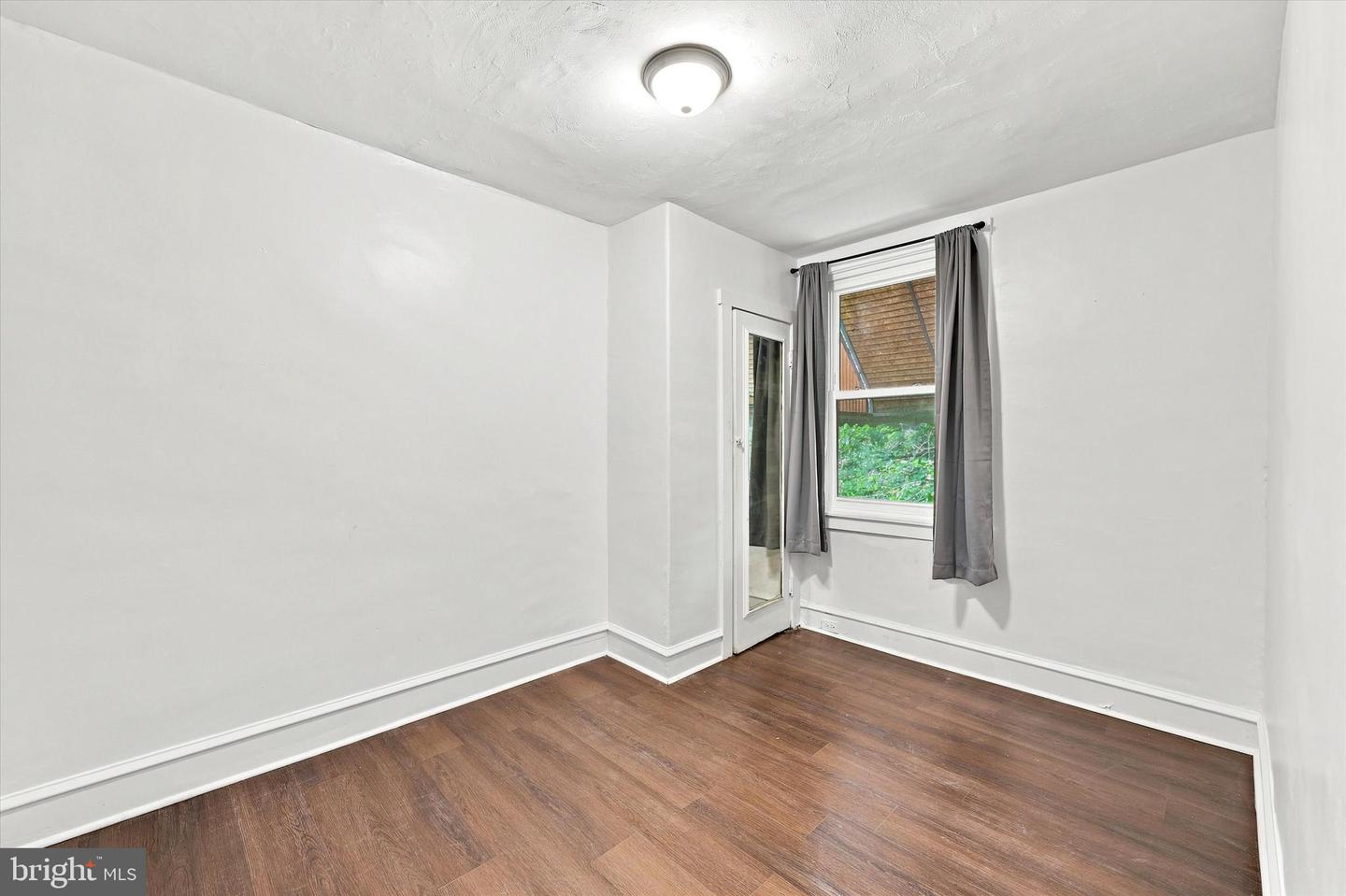 2550 Carroll St Property Photo 19