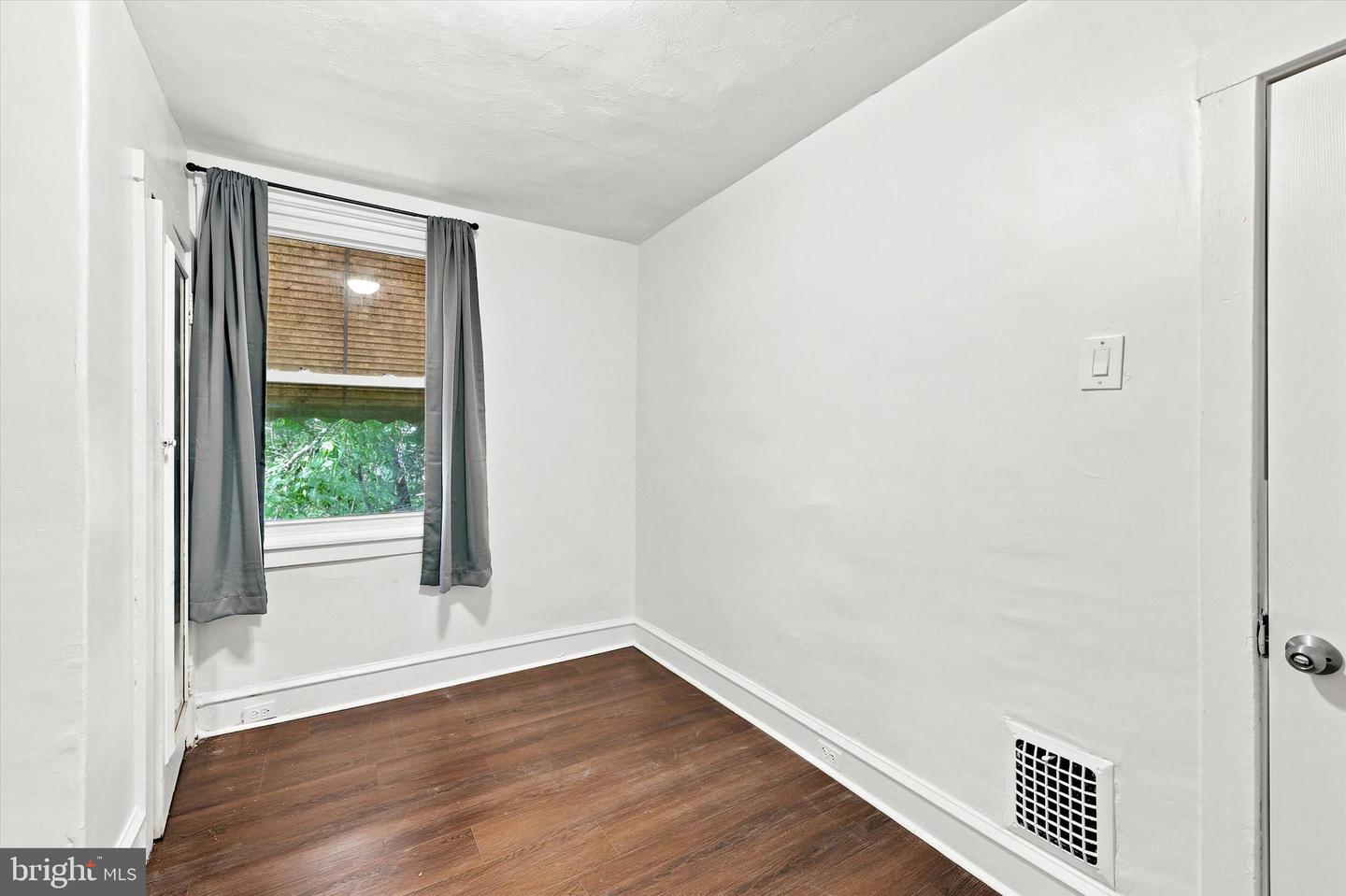 2550 Carroll St Property Photo 20