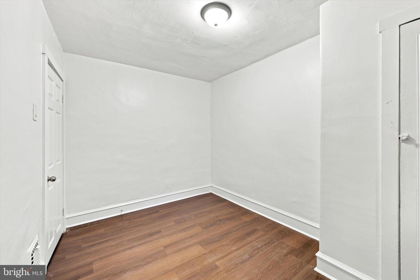 2550 Carroll St Property Photo 21