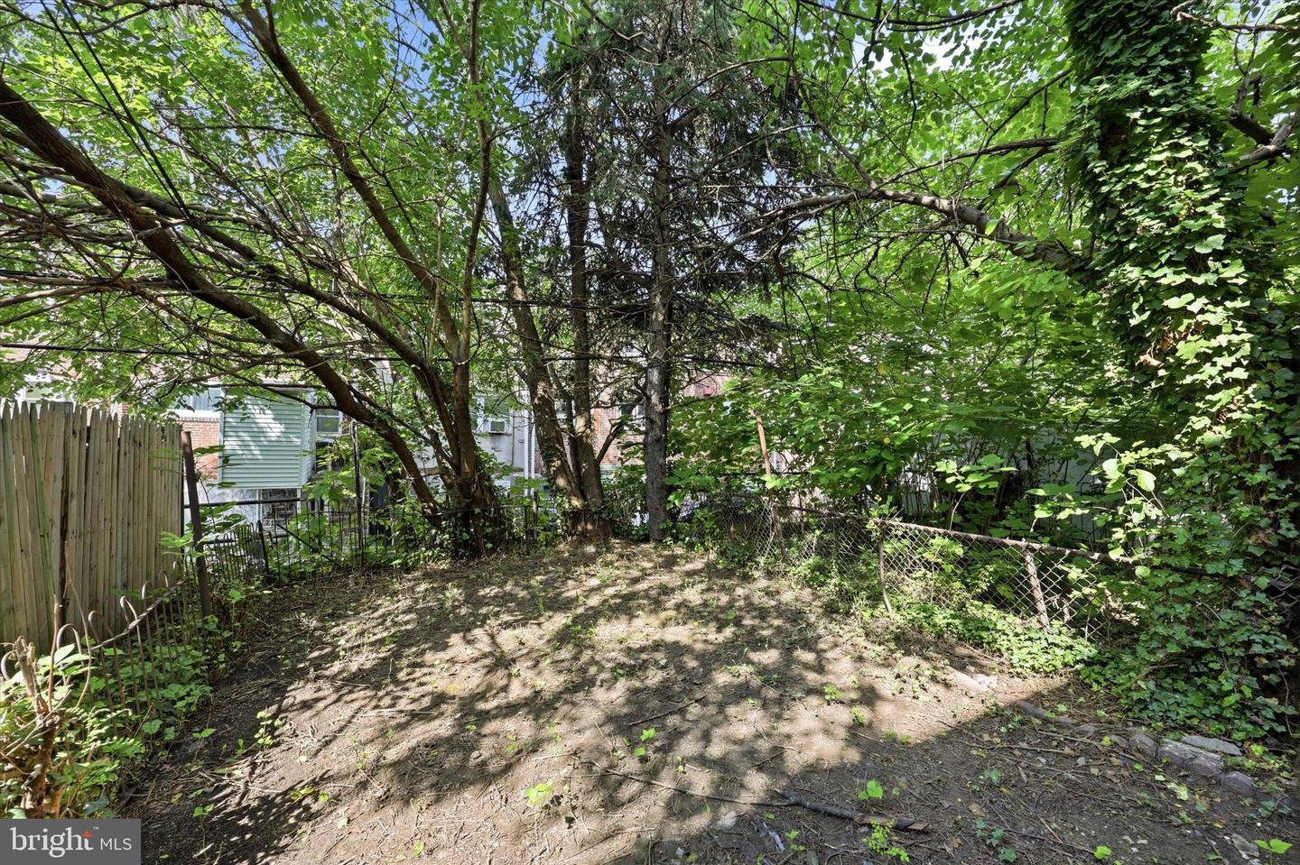 2550 Carroll St Property Photo 25
